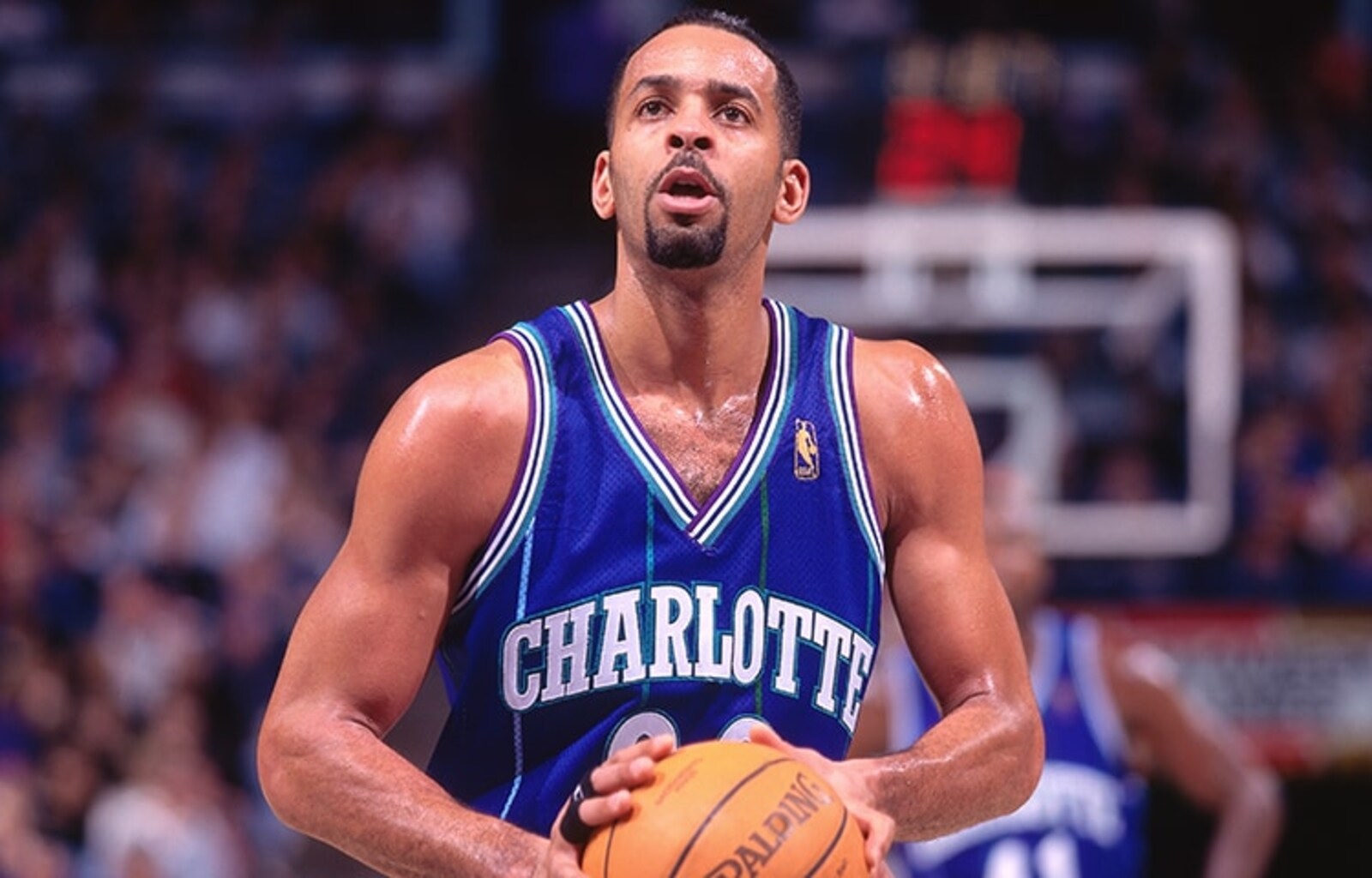 This image has an empty alt attribute; its file name is NBA-Dell-Curry-02.jpg