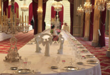 Батлер на Елисејската палата крадел садови и порцелан