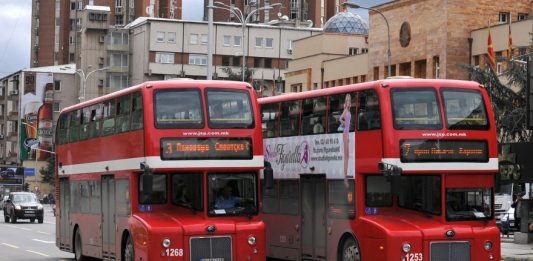 Скопјанка сведочи за потегот на возач на ЈСП во силното невреме: Не’ засолни сите патници и безбедно не’ однесе дома