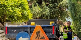 ФОТО: Се чистат шахтите и сливниците, Град Скопје подготвен за најавеното силно невреме
