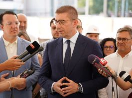 Мицкоски за одлуката на обвинителот: „Не му значи што живи гореа 14 луѓе“