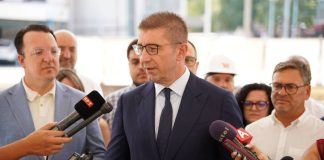Мицкоски за одлуката на обвинителот: „Не му значи што живи гореа 14 луѓе“