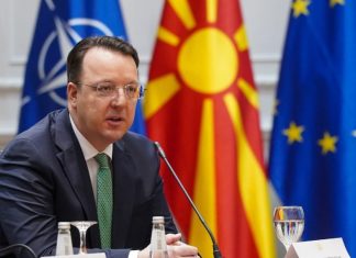 Николоски: Владата на Заев и Филипче договараше со Бугарија продажба на 5 големи македонски компании