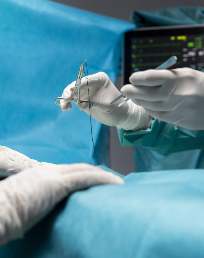 surgical-procedure-made-by-doctor-960x1208